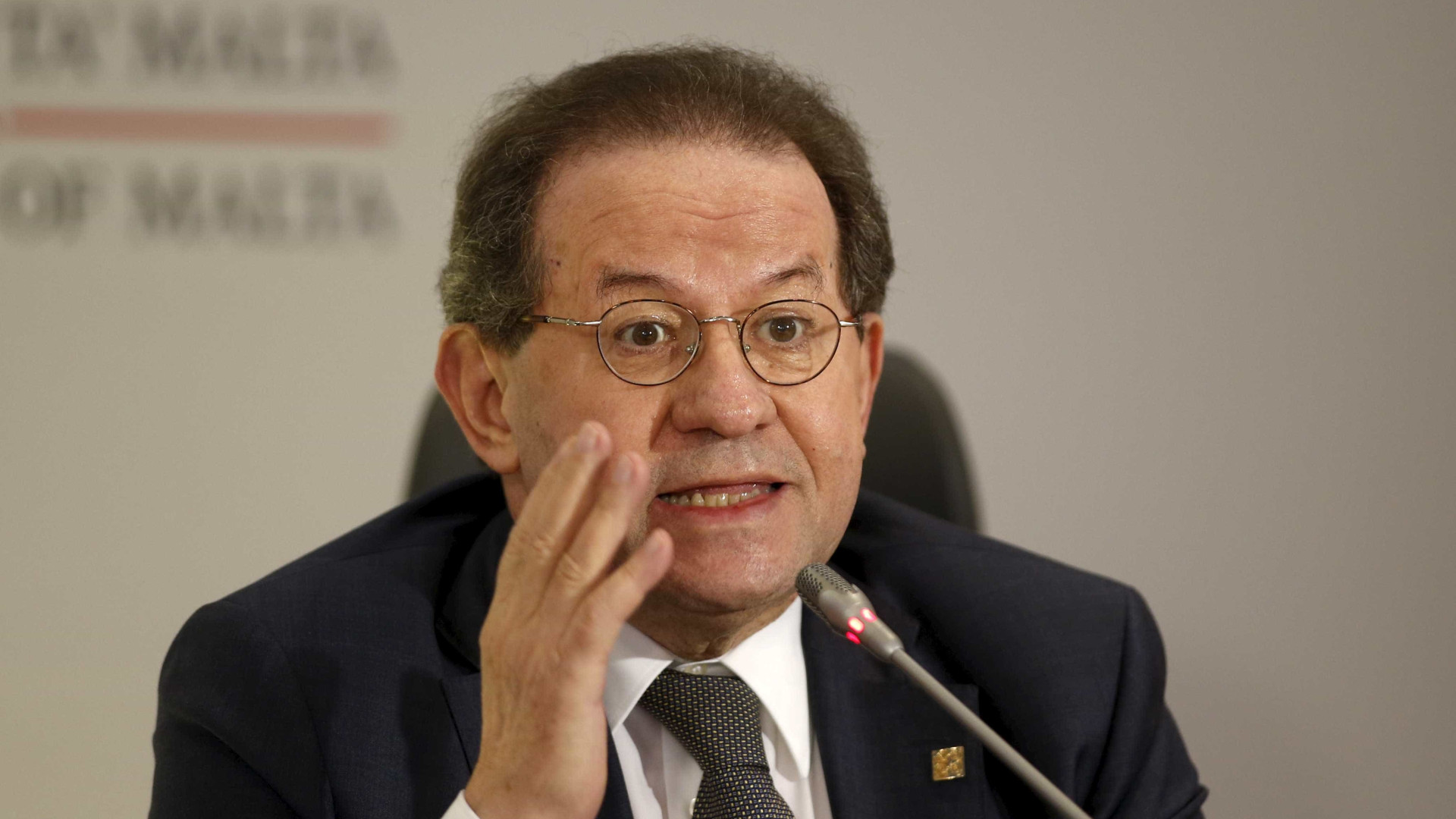 Vítor Constâncio alerta que união monetária ainda não está completa