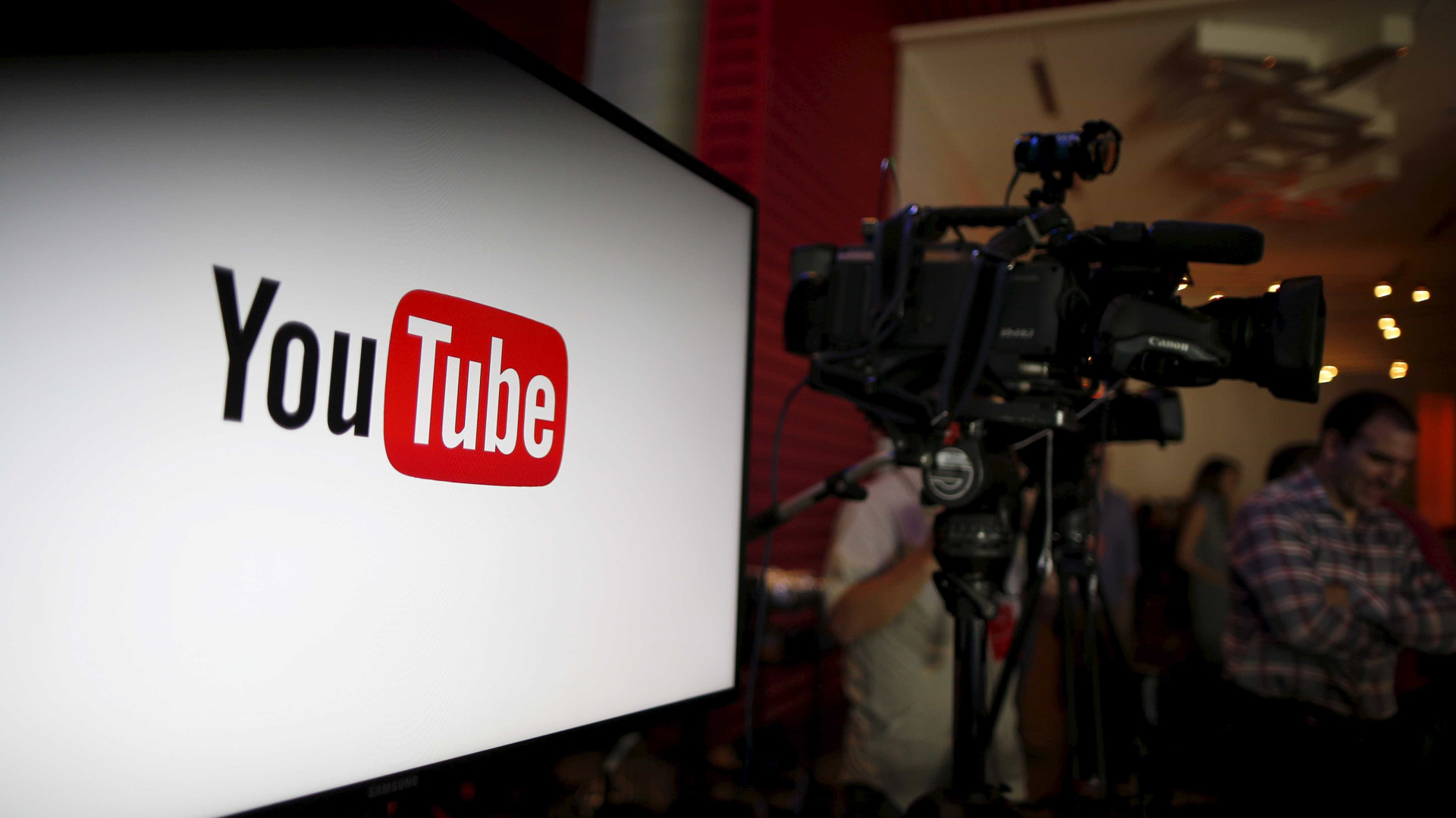 Homem armado morreu após tiroteio em casa de youtubers