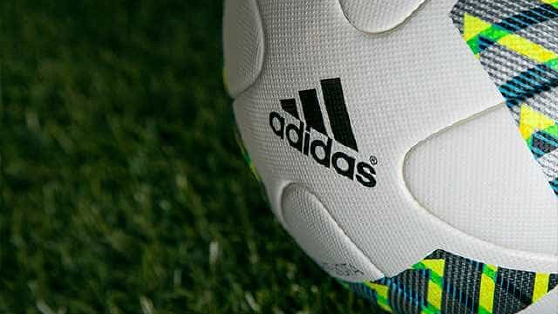 Lucro da Adidas cresce 52,7% no 1.º semestre para 936 milhões