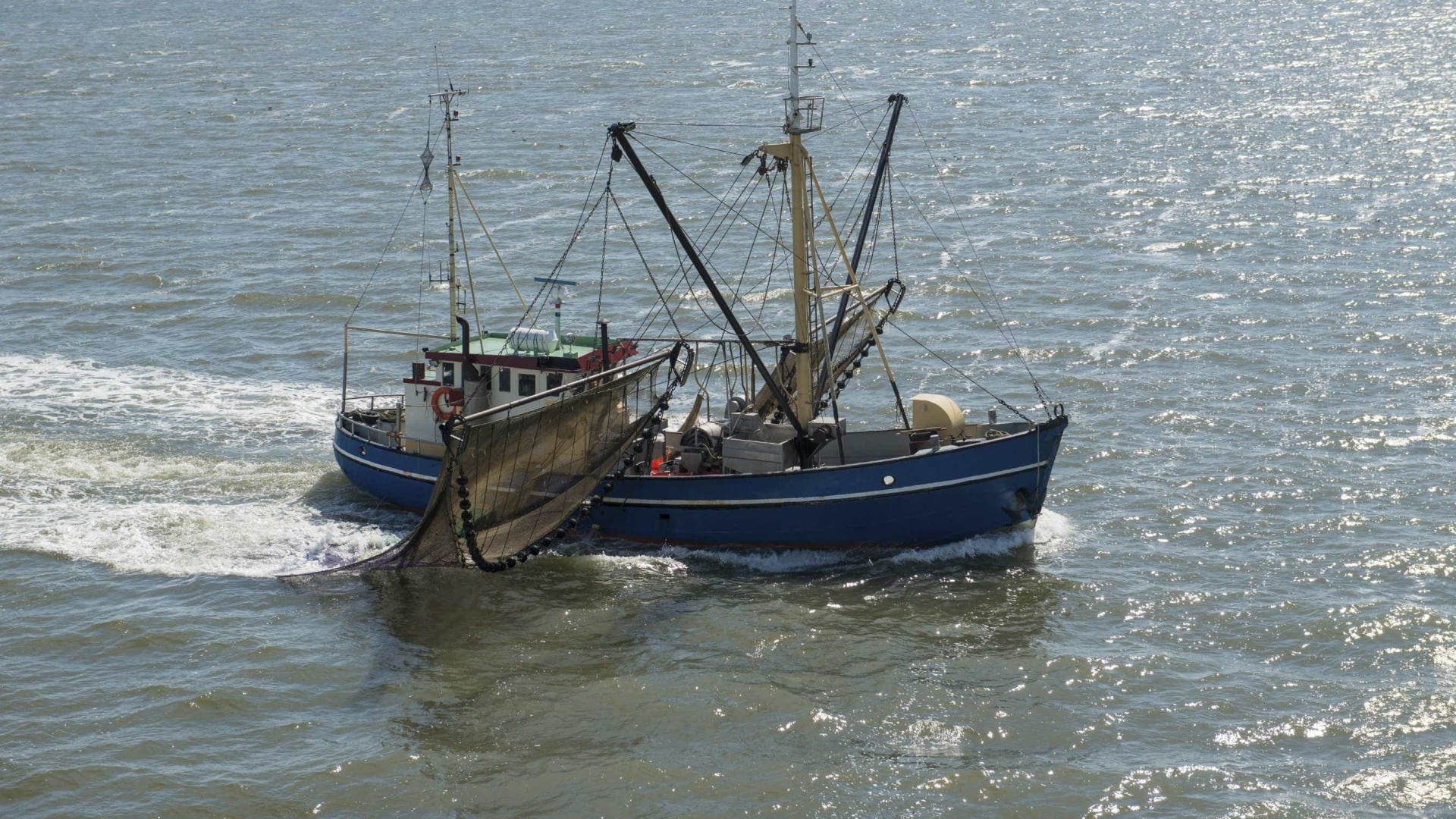 Pescador morre no mar após cair de traineira ao largo de Aveiro