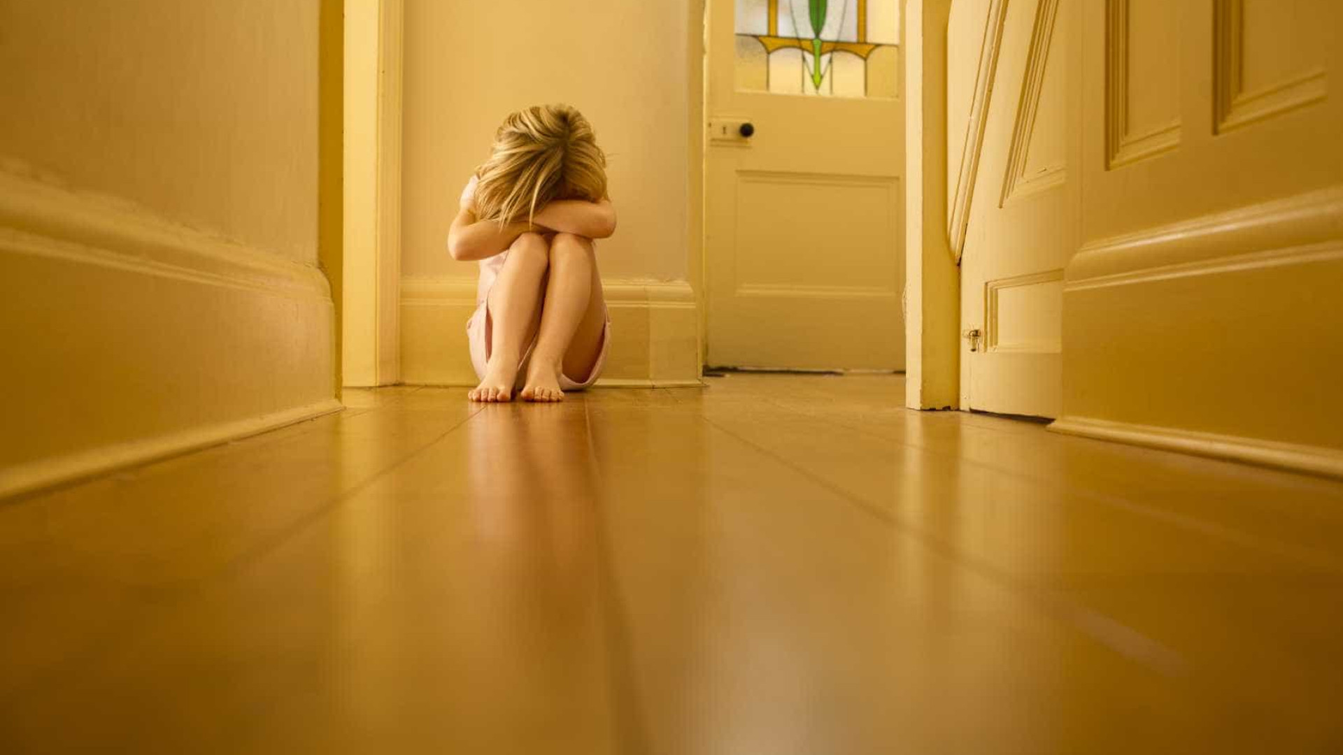 Mãe alcoolizada agrediu filha ao pontapé em hotel em Albufeira