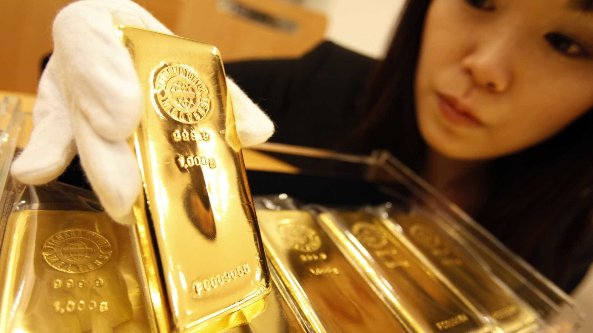 Ouro recupera fôlego com ajuda do Reino Unido