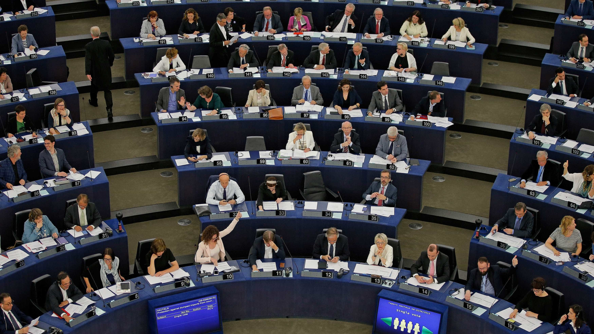Eurodeputados iniciam ciclo de debates sobre futuro da Europa