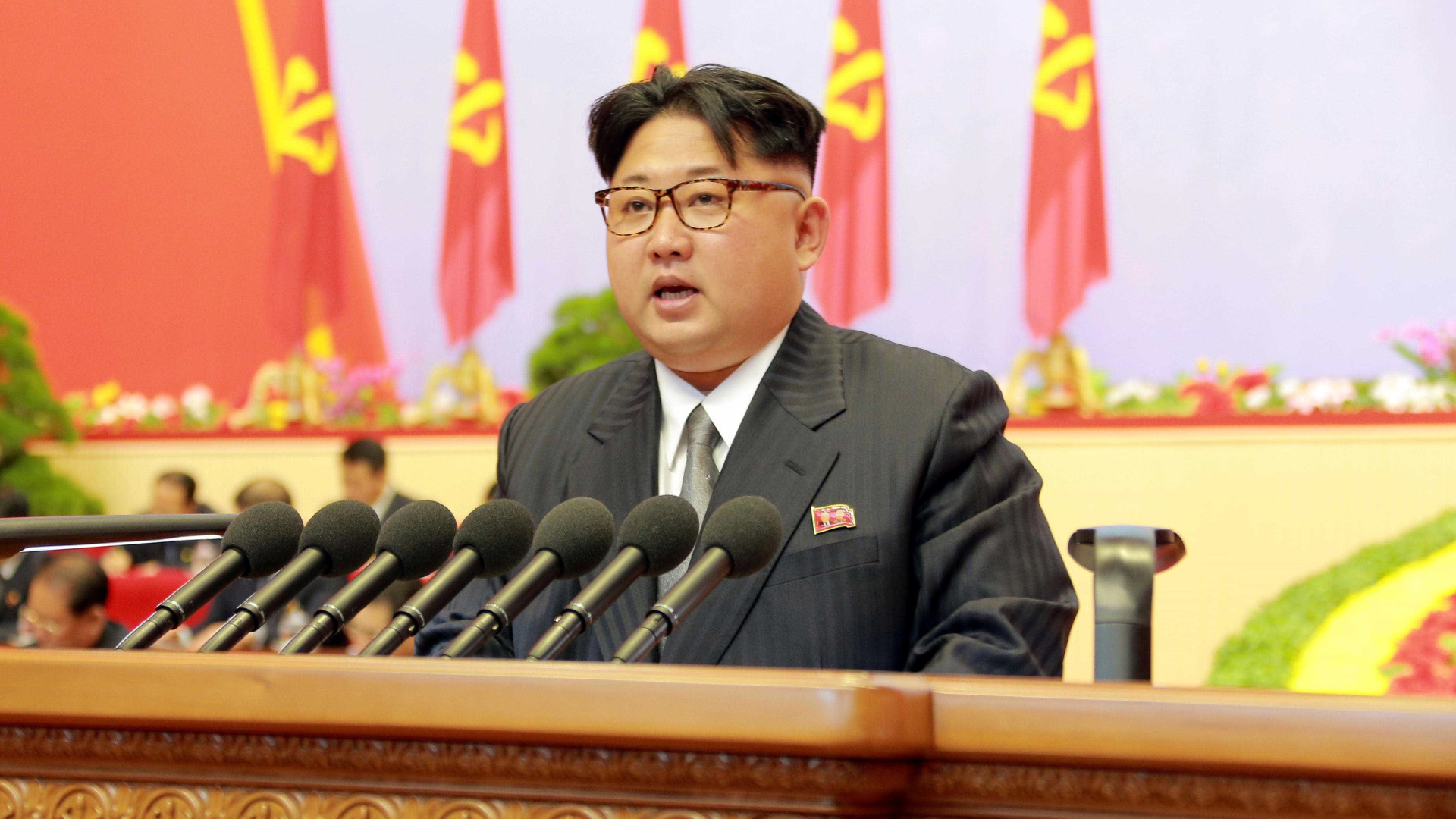 Coreia do Norte diz ser "nação nuclear invencível" em dia de aniversário