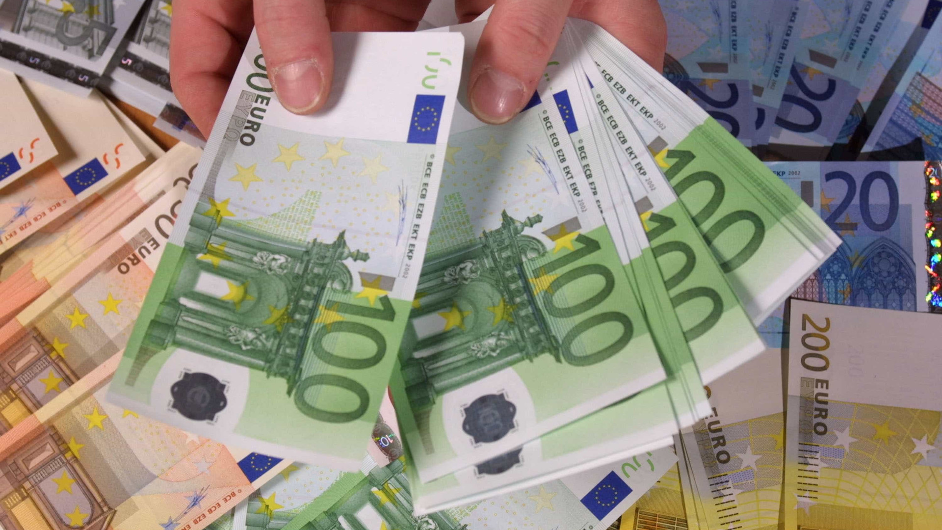 Governo anuncia dois milhões de euros de apoios às empresas