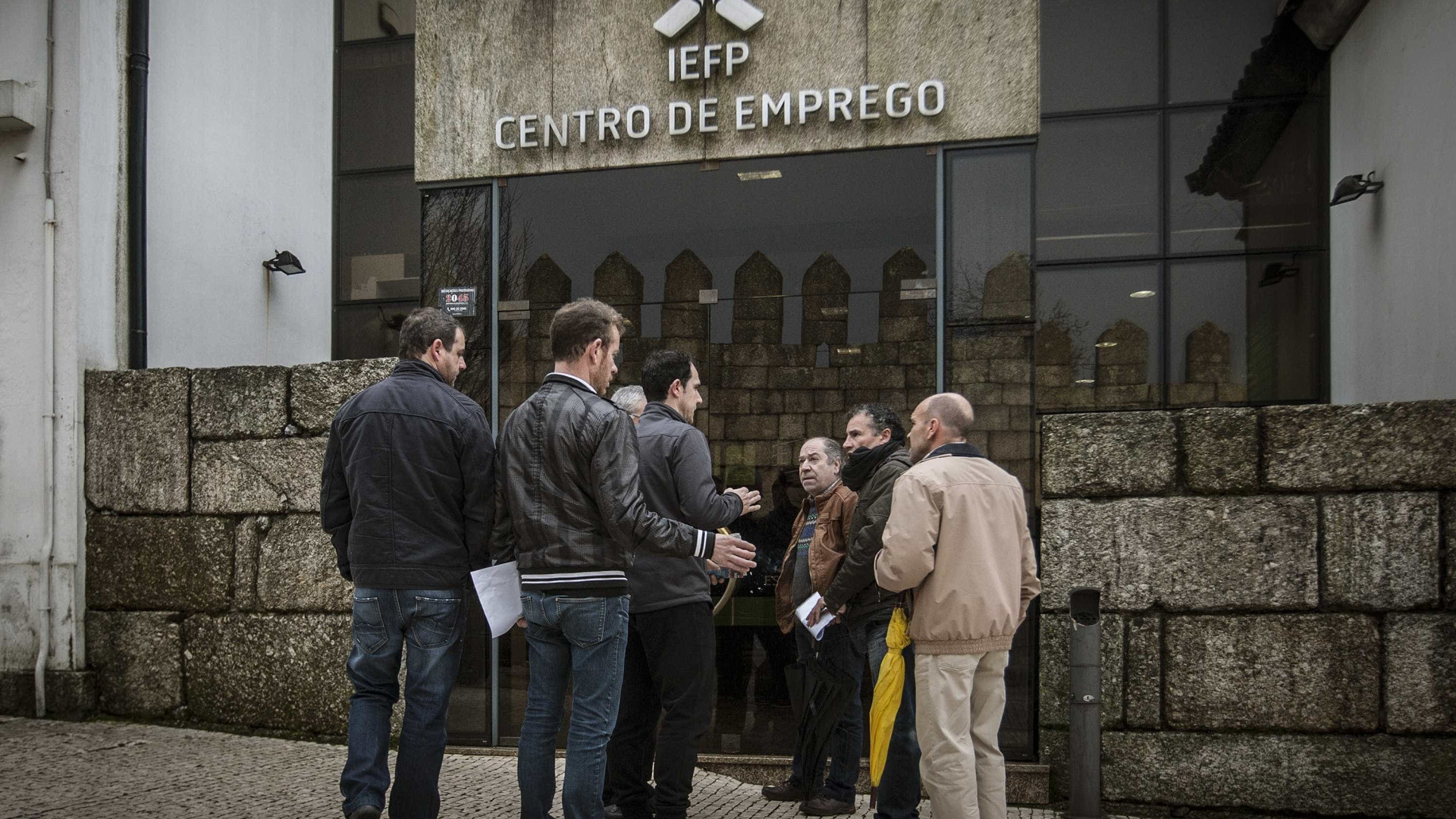 Número de beneficiários de prestações de desemprego cai 15,8%
