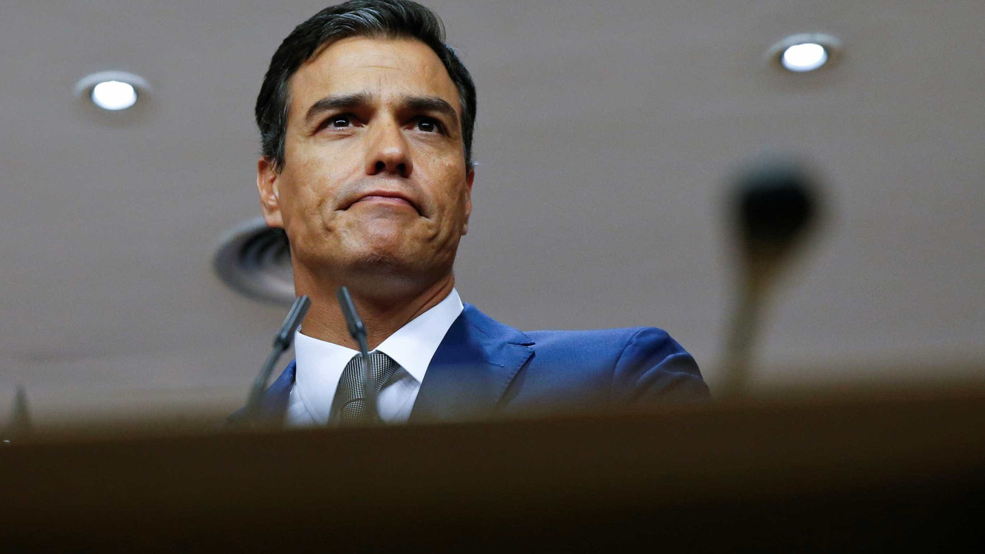 Pedro Sánchez ameaça convocar eleições gerais para 14 de abril