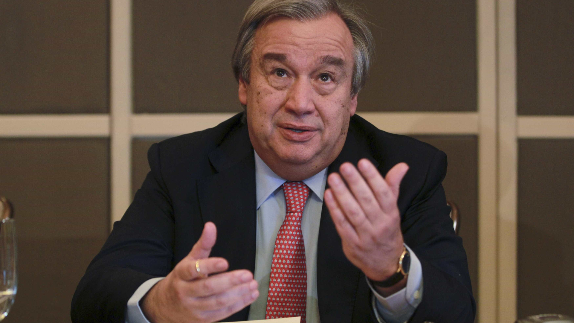 Guterres "chocado" com tragédia oferece ajuda das Nações Unidas