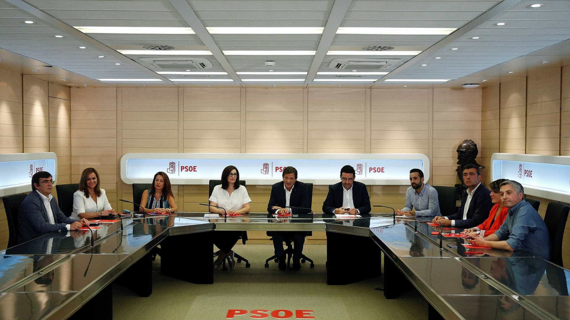 Socialistas decidem no próximo domingo se mantêm ou não veto a Rajoy