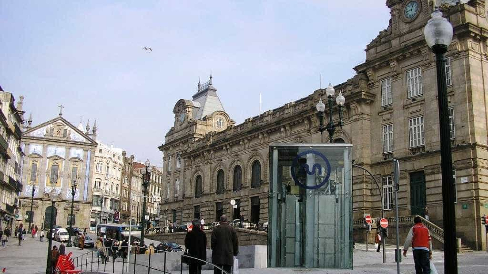 Sociedade de Reabilitação Urbana embargou obra na estação de S. Bento