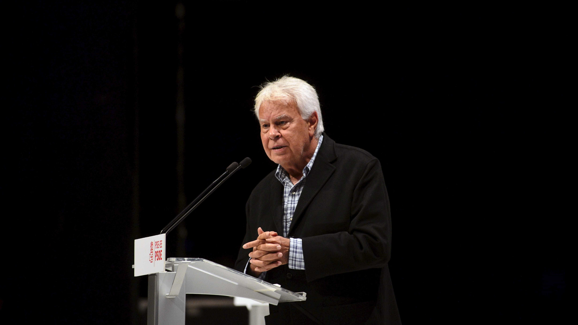Manifestação violenta bloqueia conferência de Felipe González