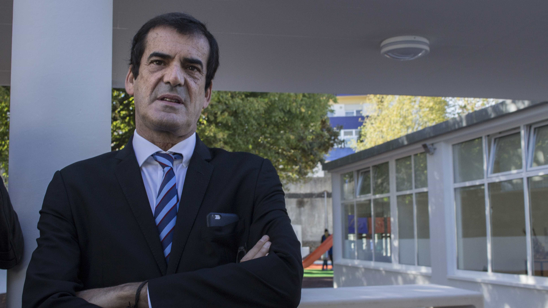 Moreira diz que pilaretes protegem peões e evitam estacionamento abusivo