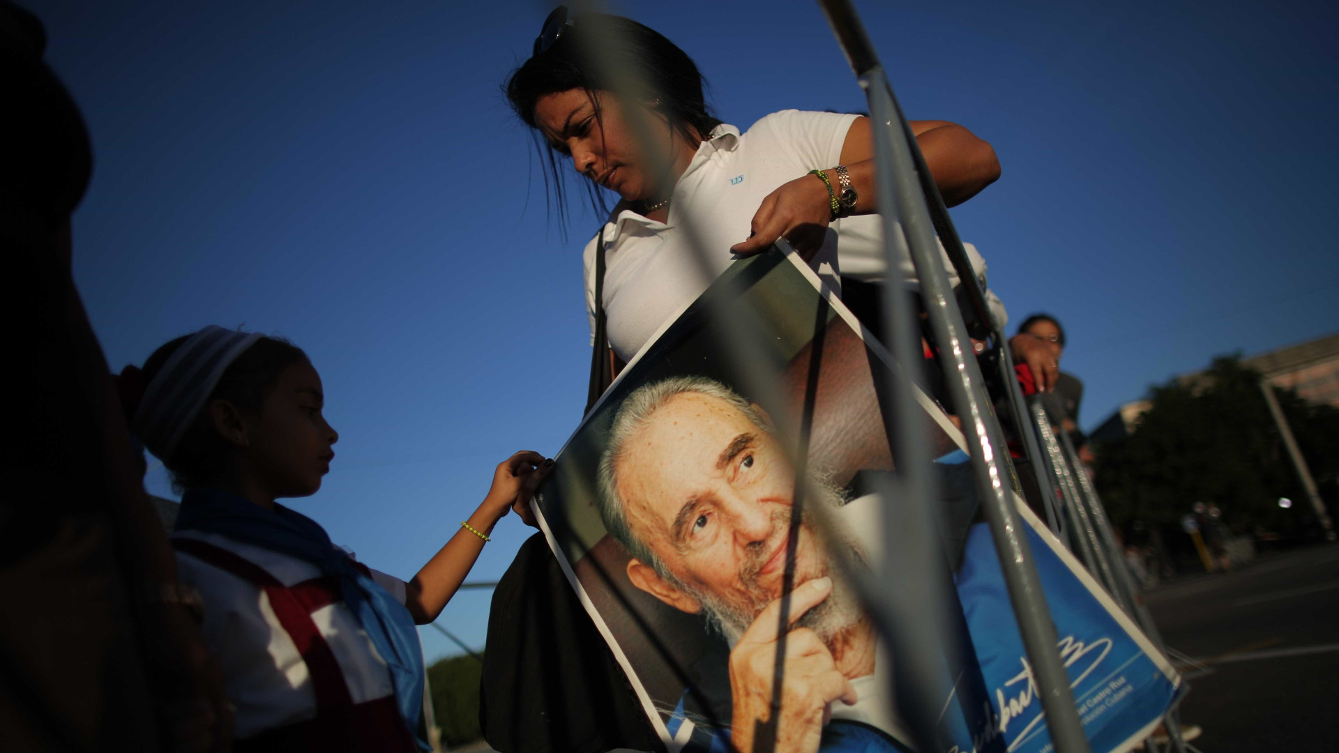 Parlamento aprova sem unanimidade dois votos de pesar por morte de Fidel