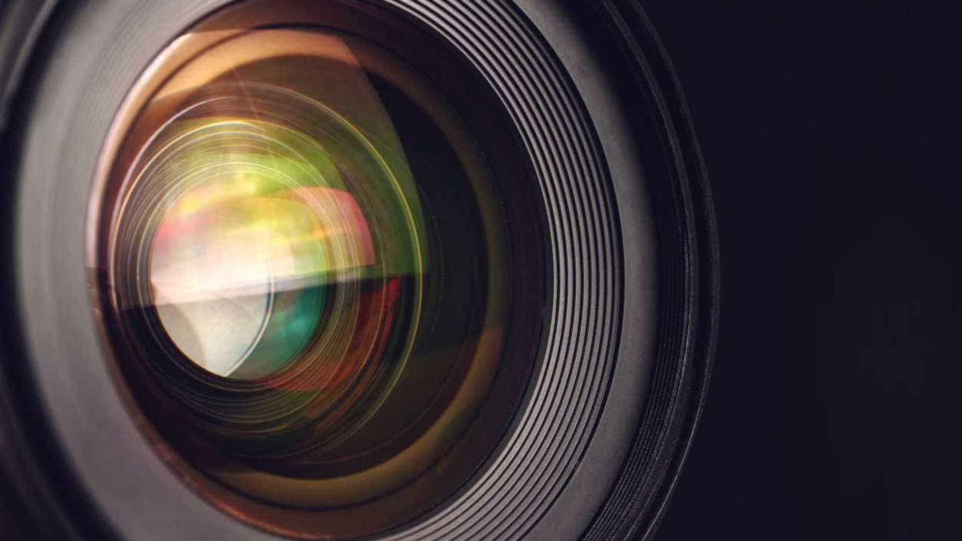 Plataforma Parallel apresenta obras inéditas de fotógrafos no Reino Unido