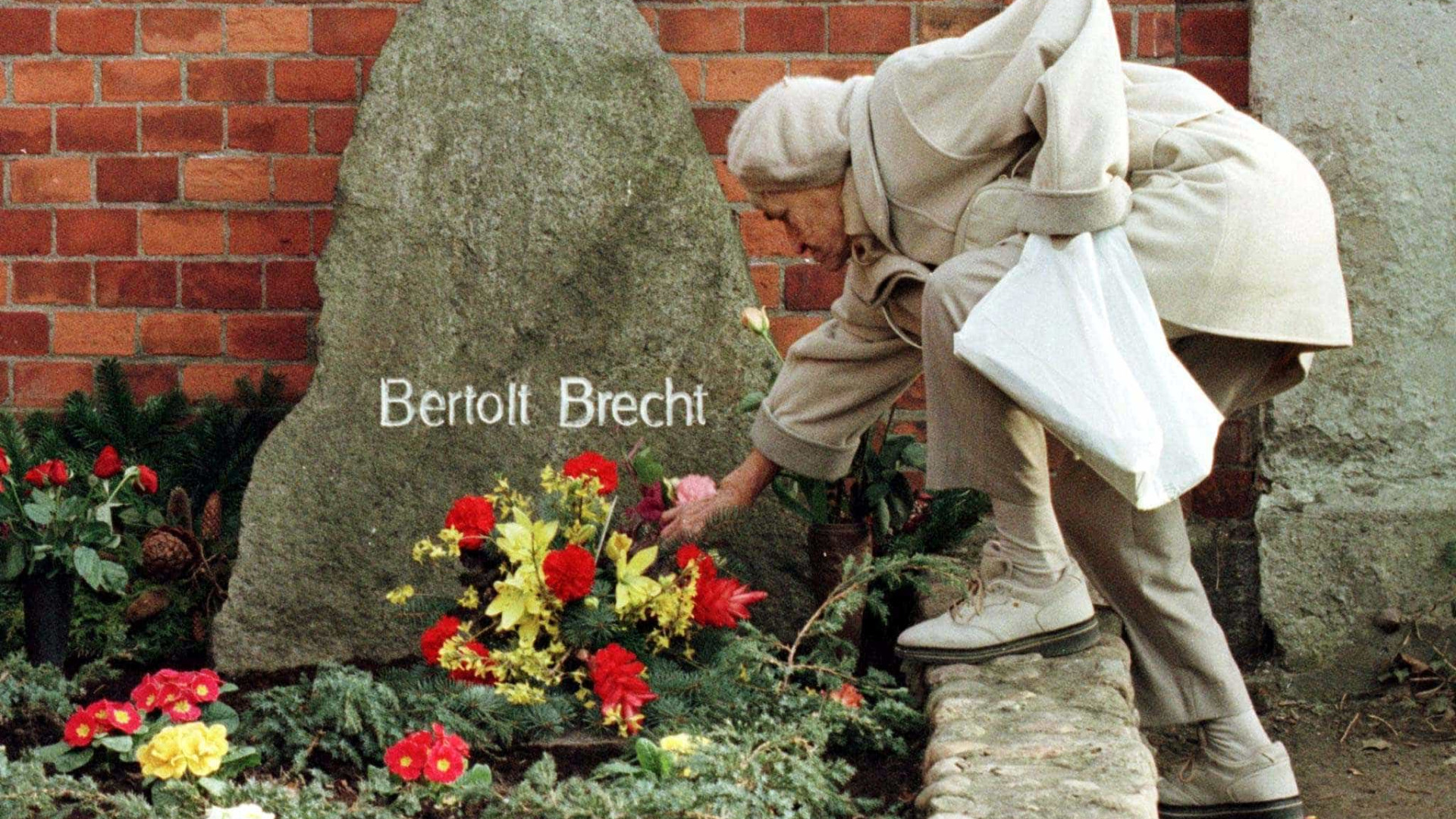 Teatro da Rainha inicia temporada com ensaios inacabados de Brecht