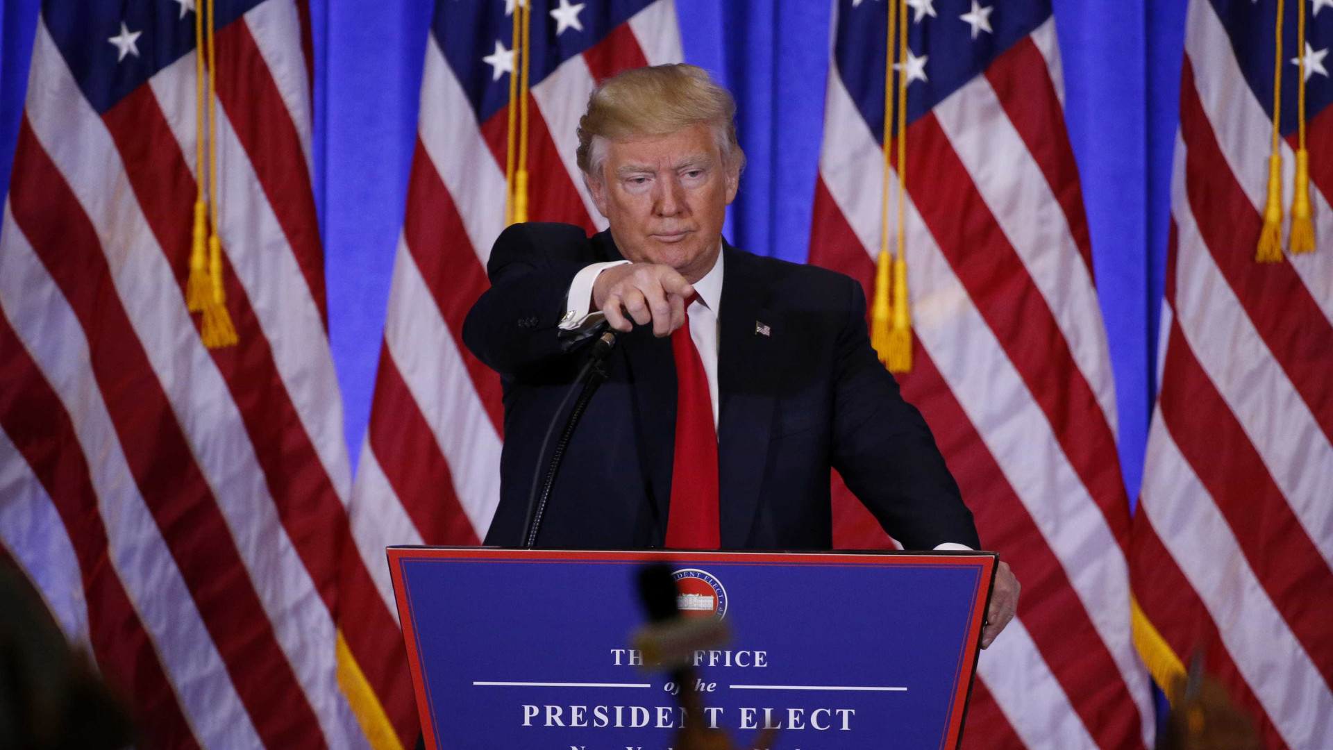 Vai mesmo haver muro e fim do Obamacare. Trump apresenta Trump Presidente