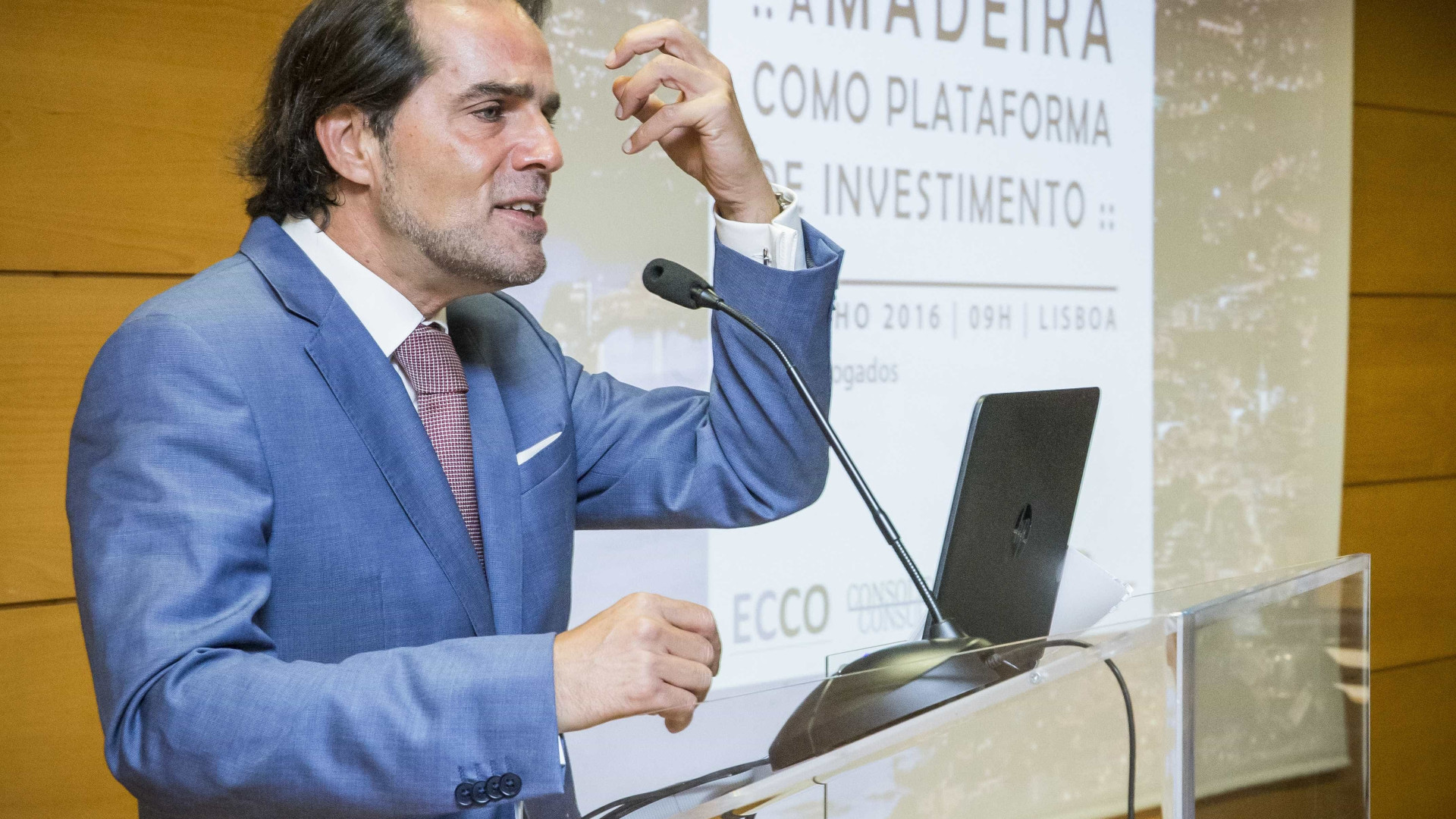 Madeira assina acordo para novo cabo submarino