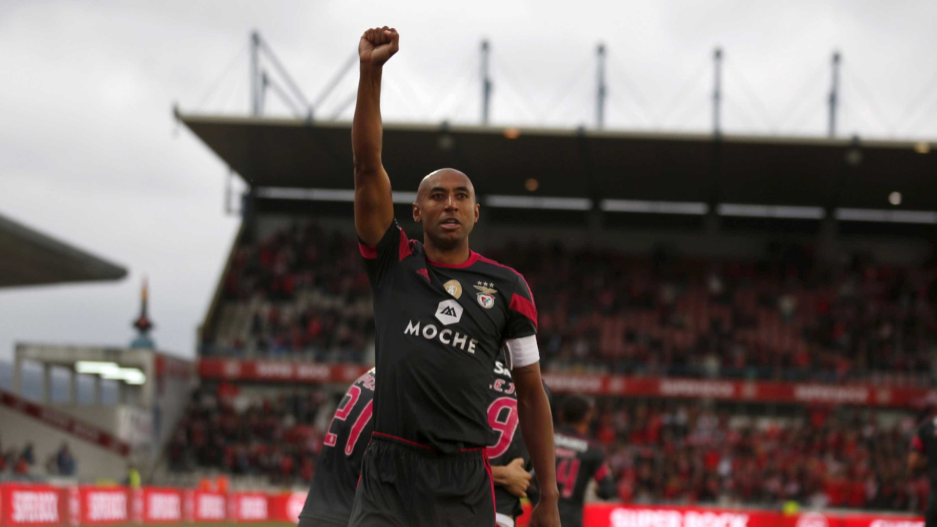Luisão encerrou a carreira: "Obrigado, Benfica"