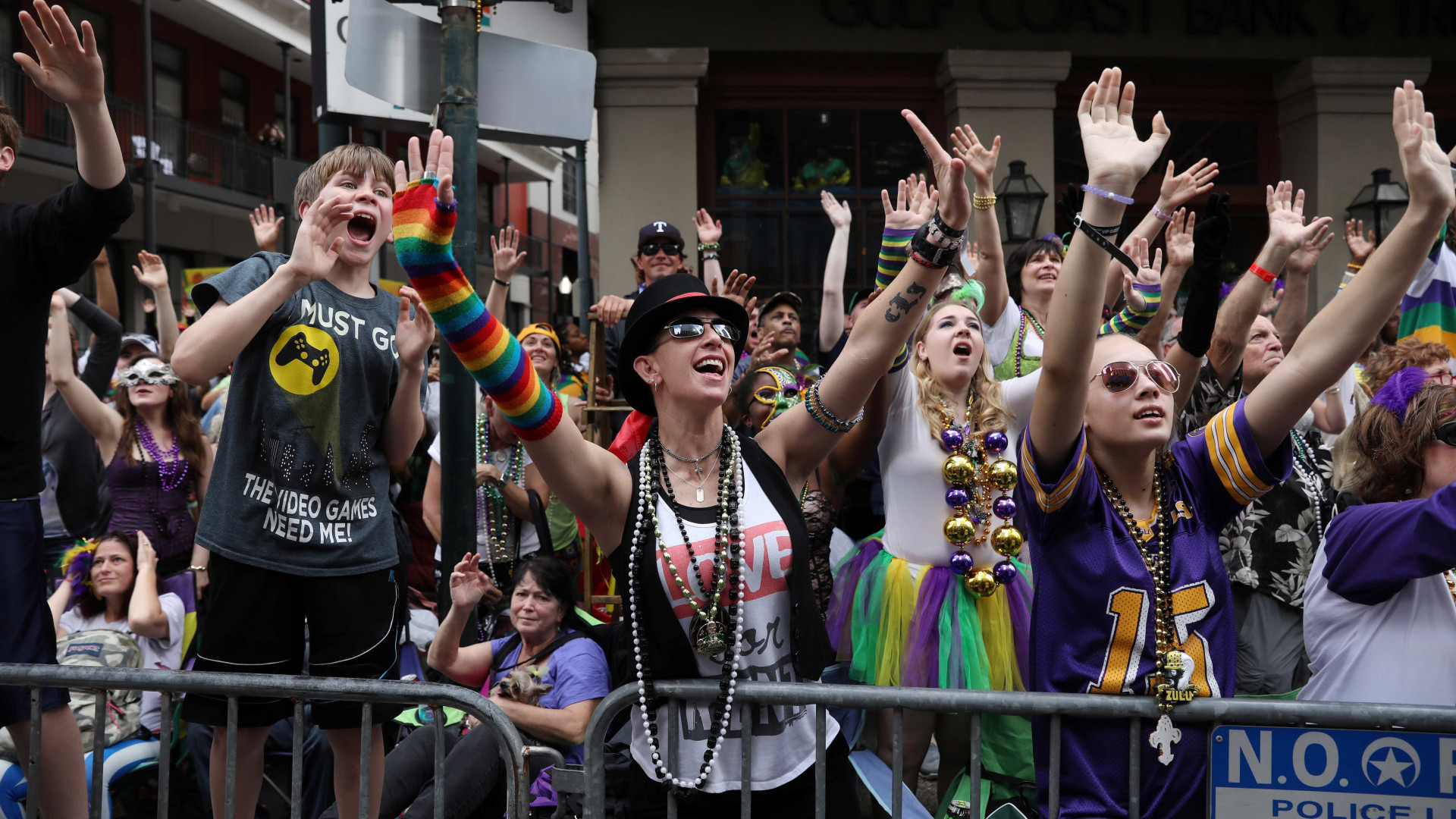 Três feridos a tiro durante desfile de 'Mardi Gras' em Nova Orleães