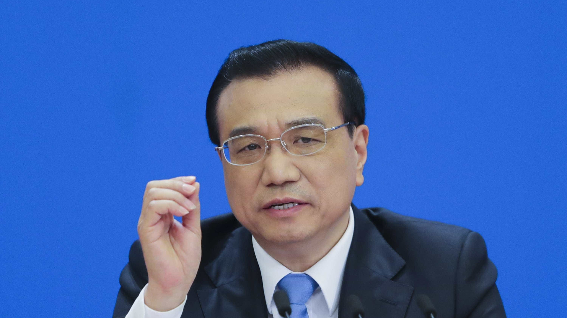 Li Keqiang envia condolências a homólogo egípcio por colisão de comboios