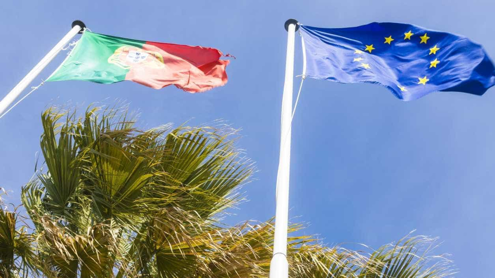 Bruxelas pede redução da dívida e implementação de reformas