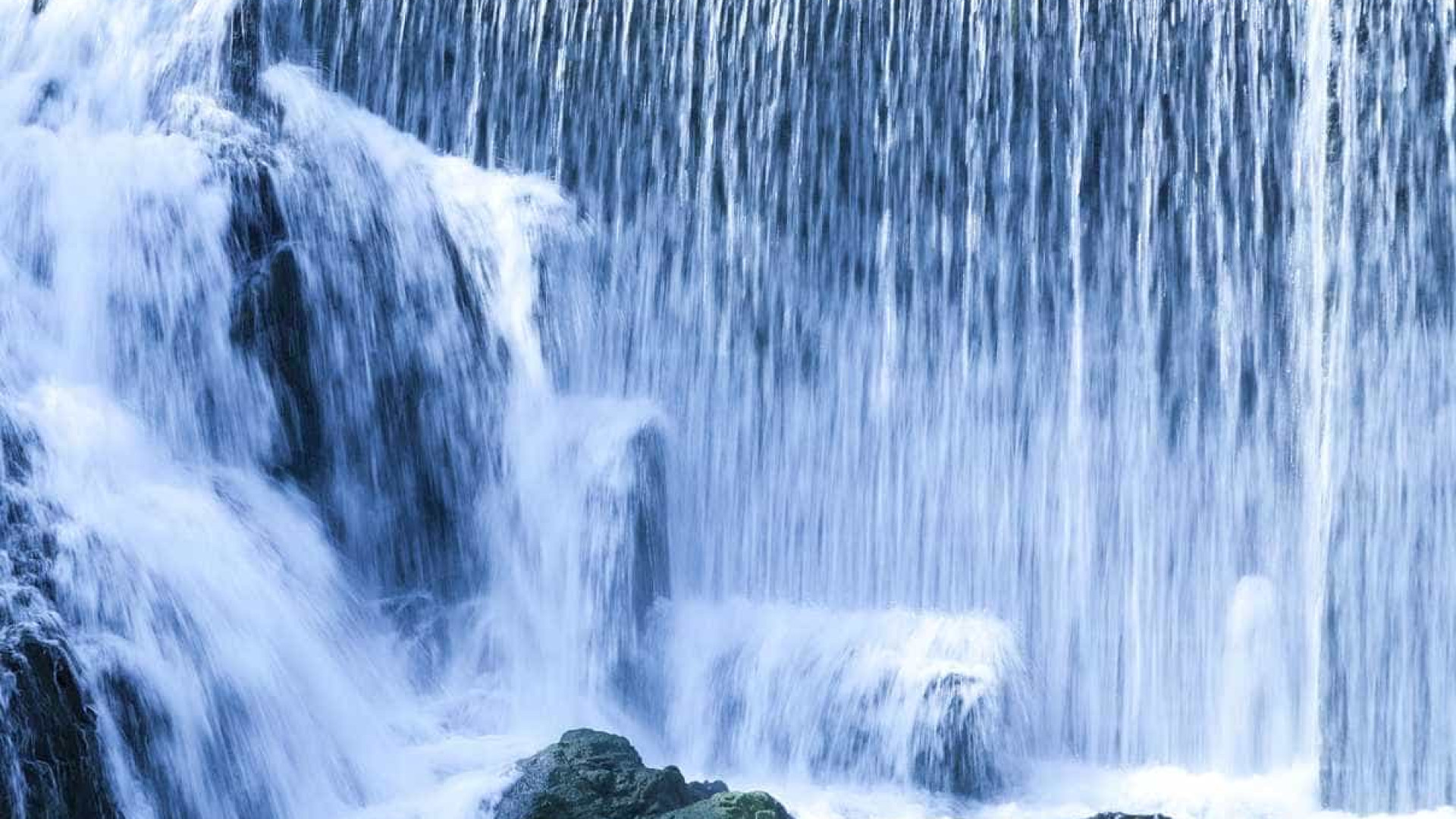 Pelo menos 18 mortos, a maioria estudantes, em cataratas no Gana