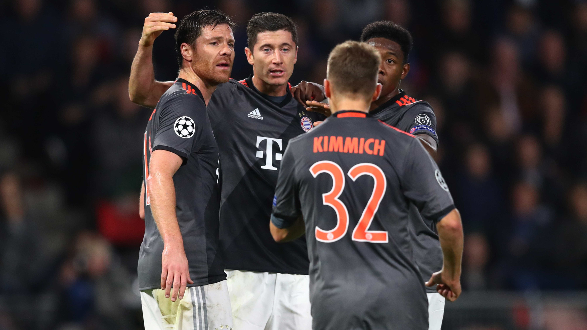 Loucura pelo Bayern-Real: Restam 30 mil bilhetes para 200 mil pedidos