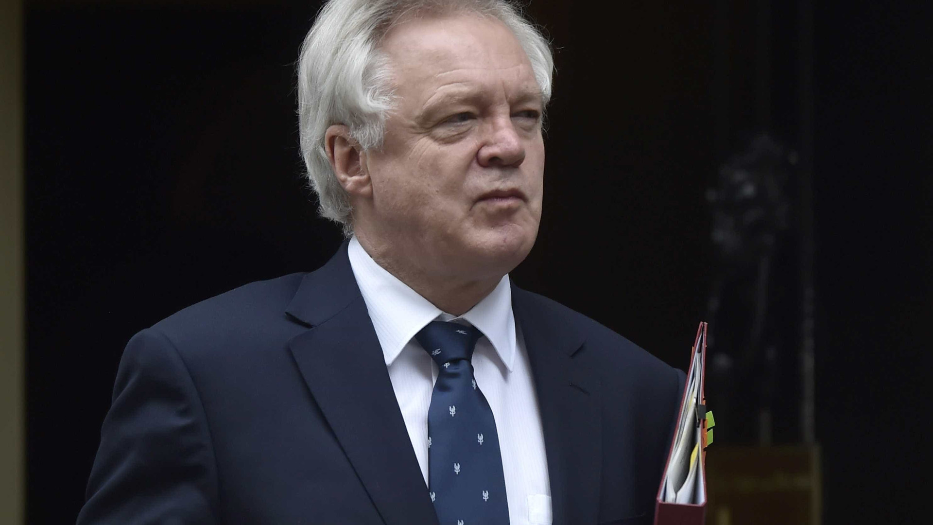 Brexit: Londres inicia negociações em "tom positivo e construtivo"