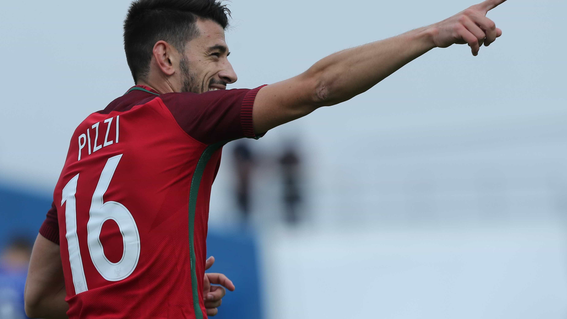 Pizzi esteve a atender chamadas para ajudar vítimas dos incêndios