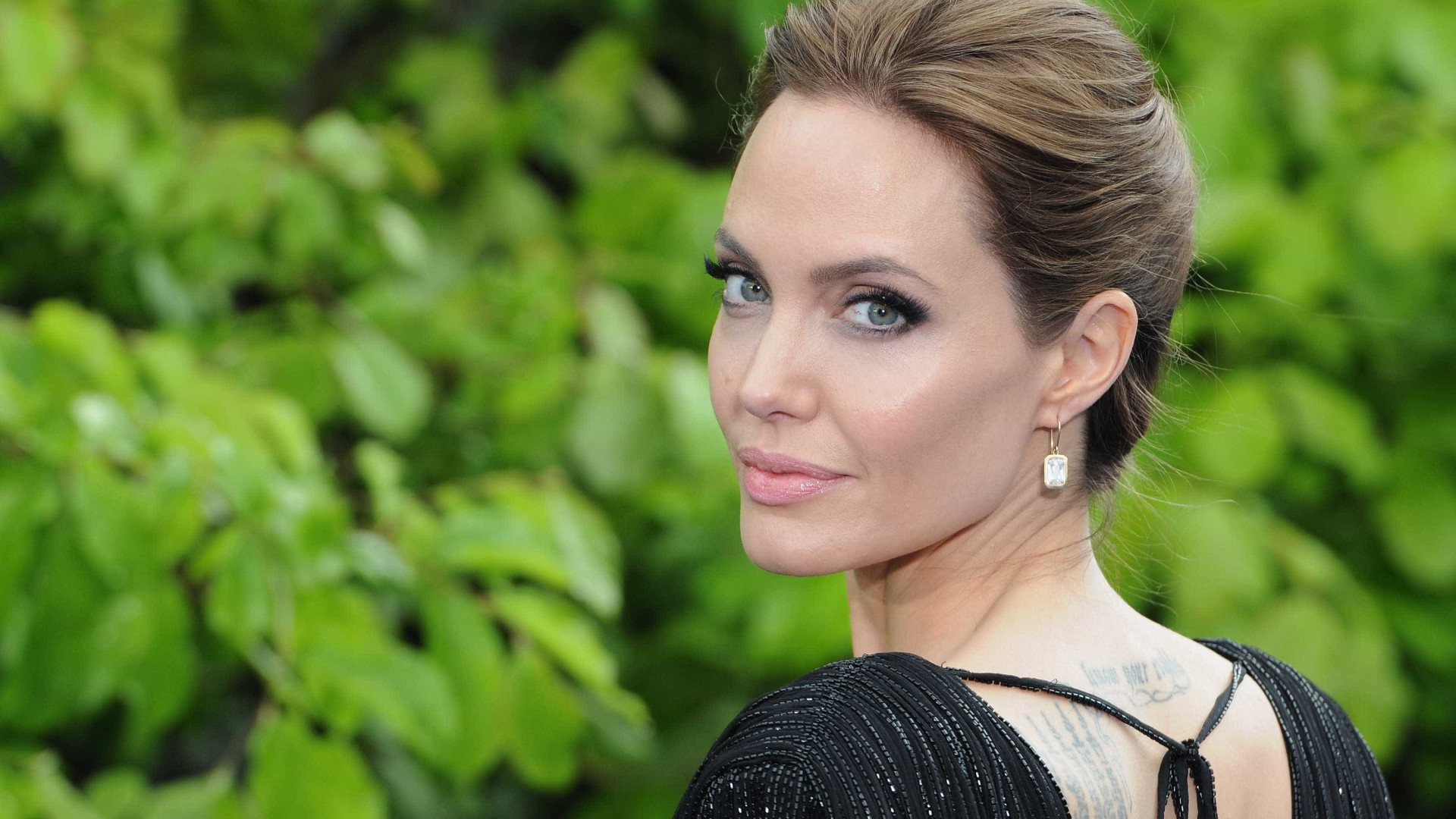 Angelina Jolie é o novo 'pesadelo' dos vizinhos