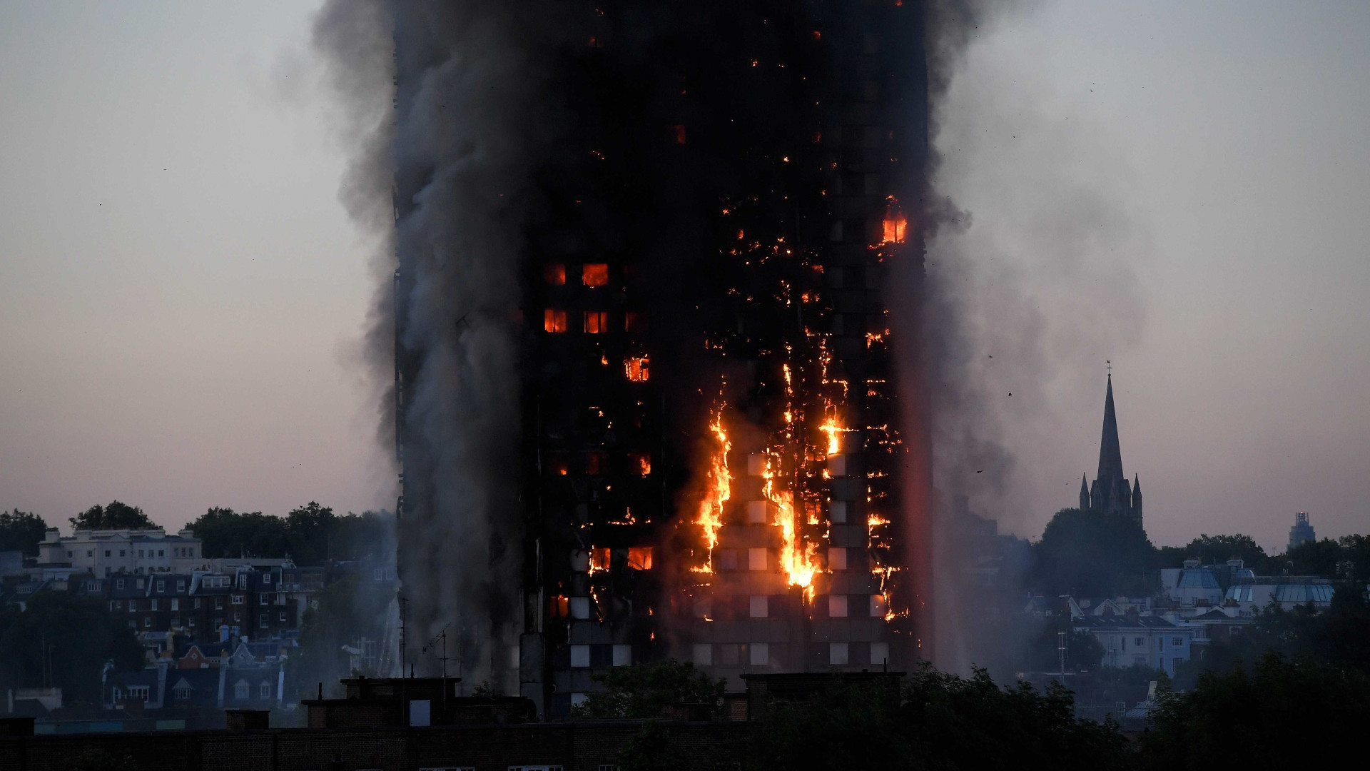 Família portuguesa localizada, duas crianças feridas — Incêndio Londres