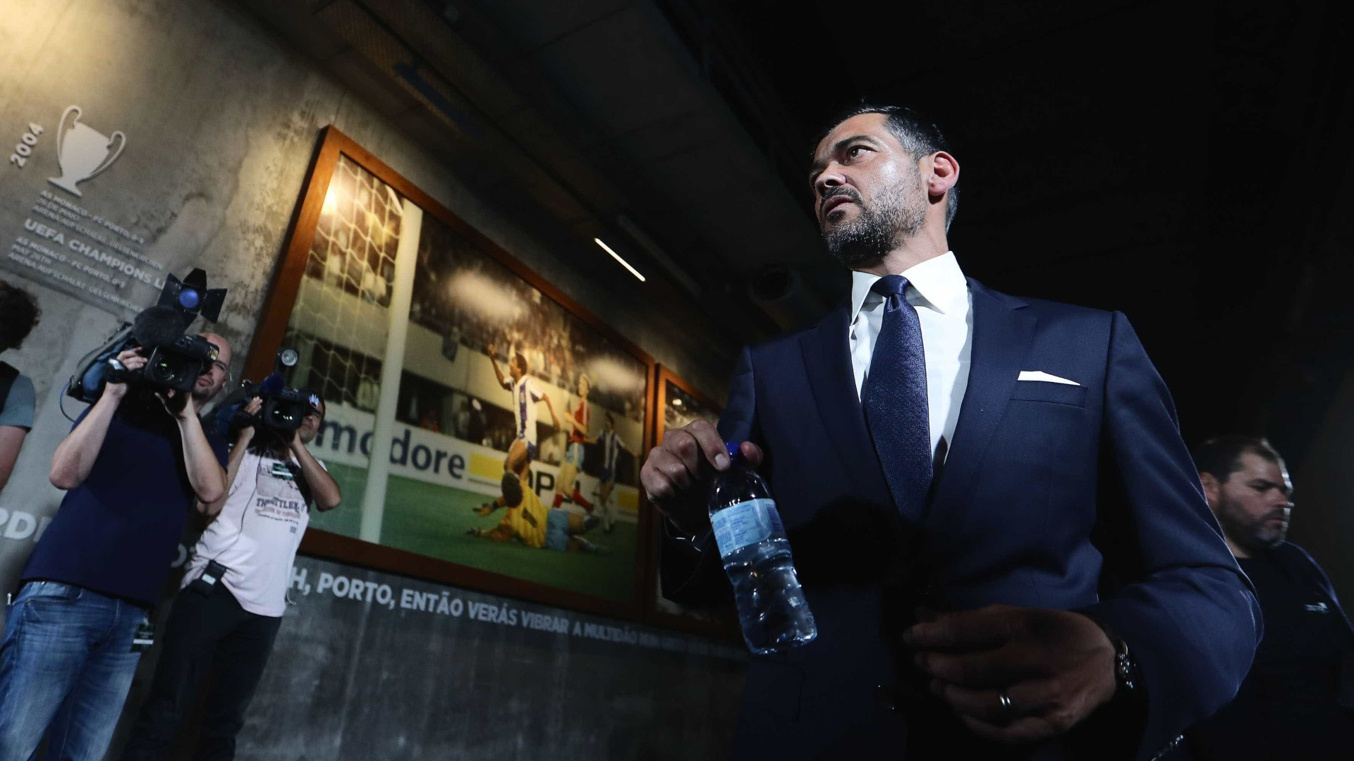 "Juntei o útil ao agradável ao vir para o FC Porto"