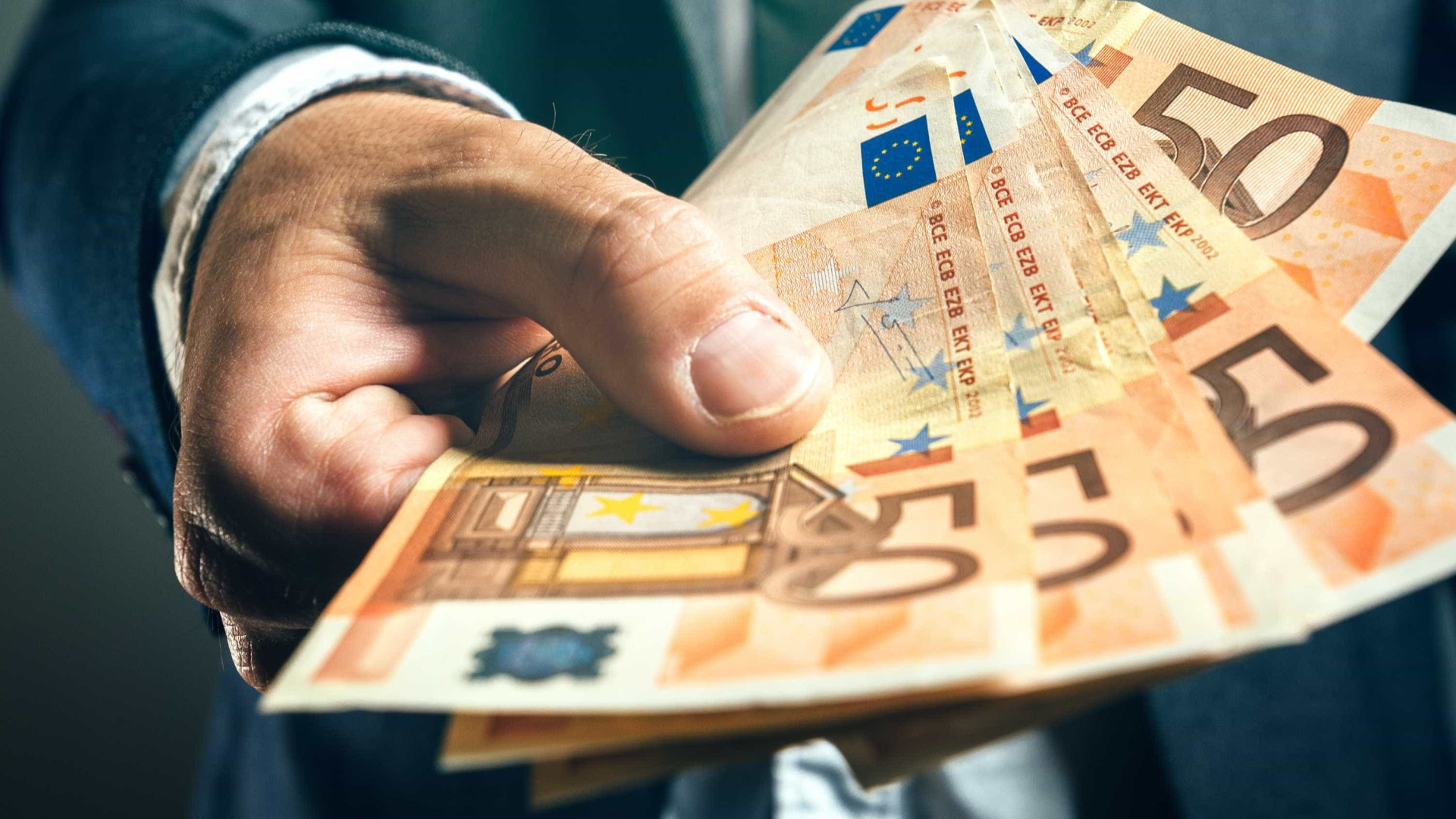 Cinco dos maiores bancos conseguem lucros de 460 milhões até setembro