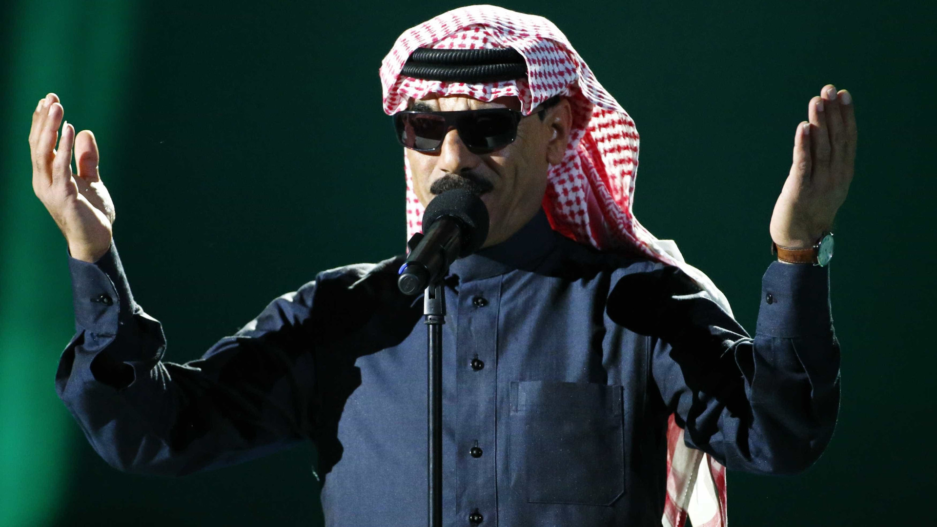 Omar Souleyman apresenta hoje "uma prenda para os sírios" em novo álbum