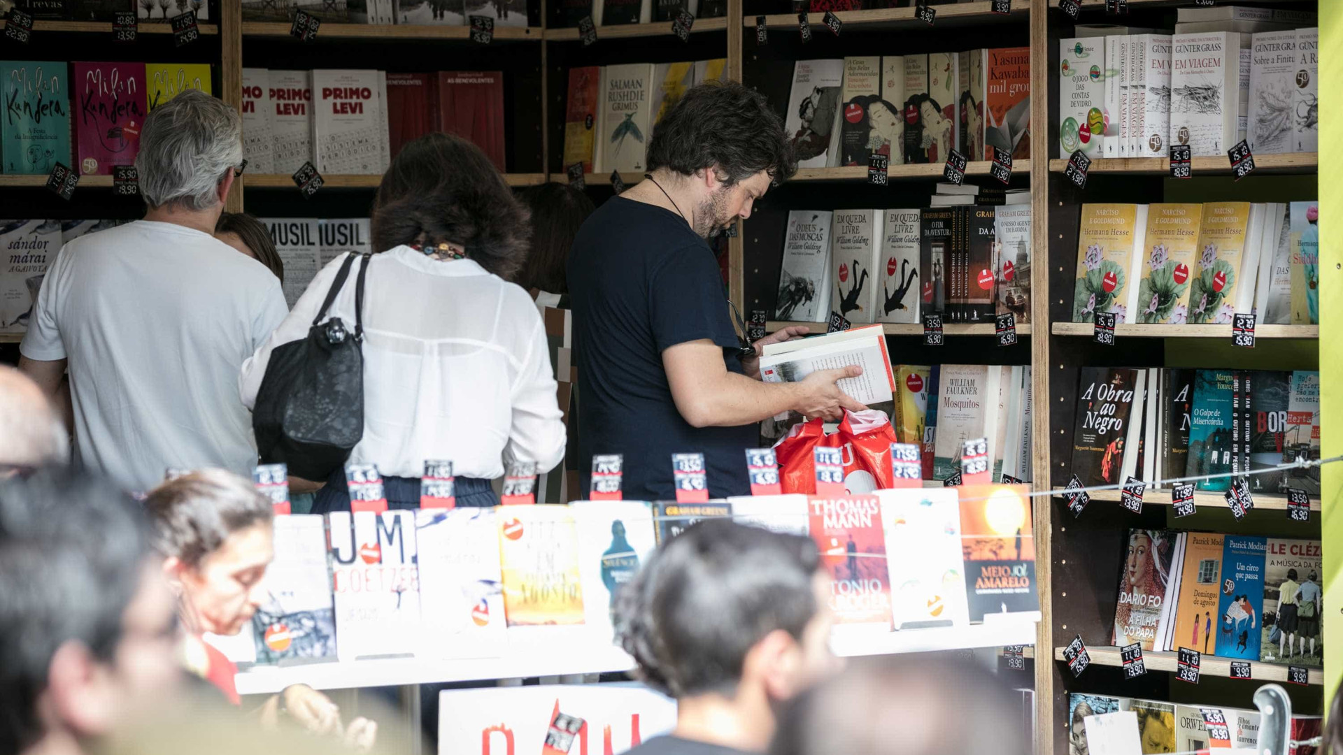 Feira do Livro do Porto homenageia Eduardo Lourenço em setembro
