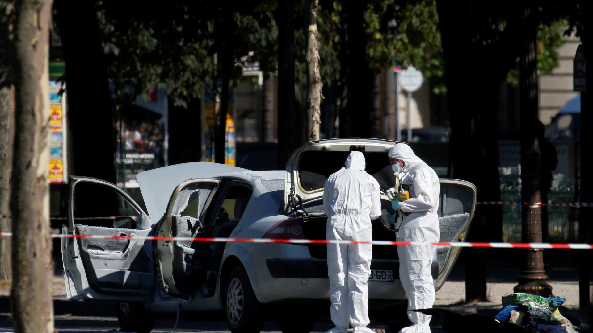 Acidente em Paris foi uma "tentativa de atentado". Suspeito está morto