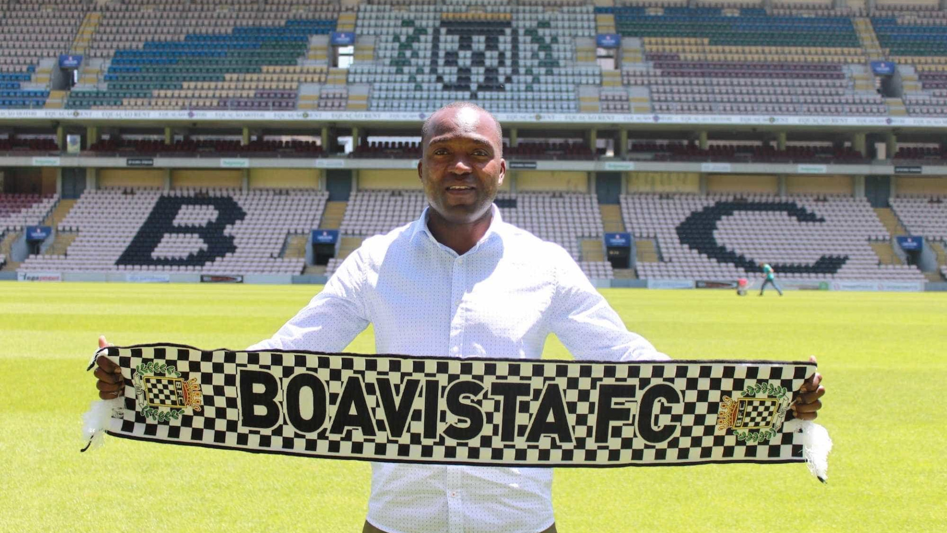 Boavista anuncia renovação de contrato com Mateus