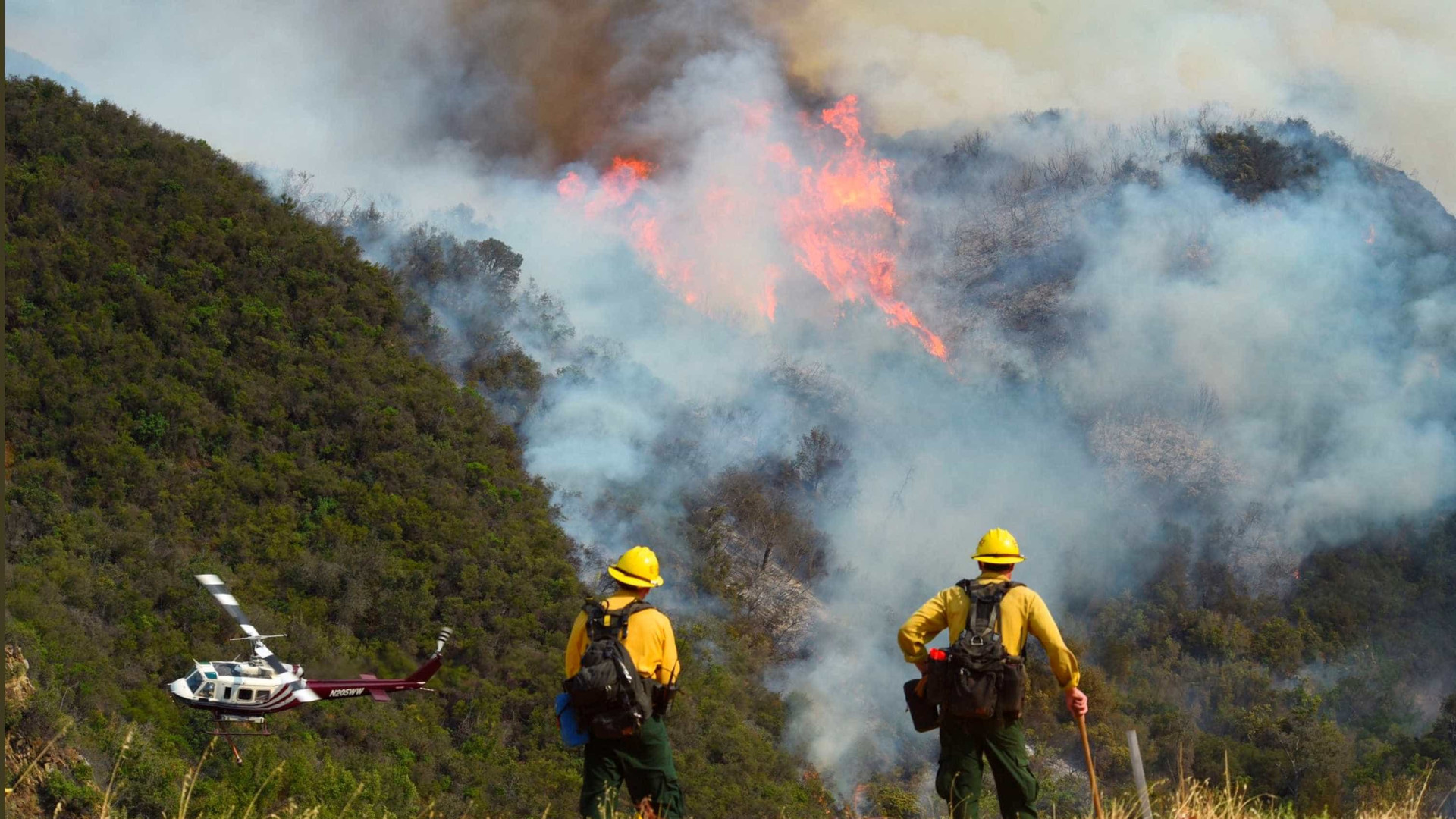 Fortes incêndios levam à evacuação de 40 mil pessoas no Canadá