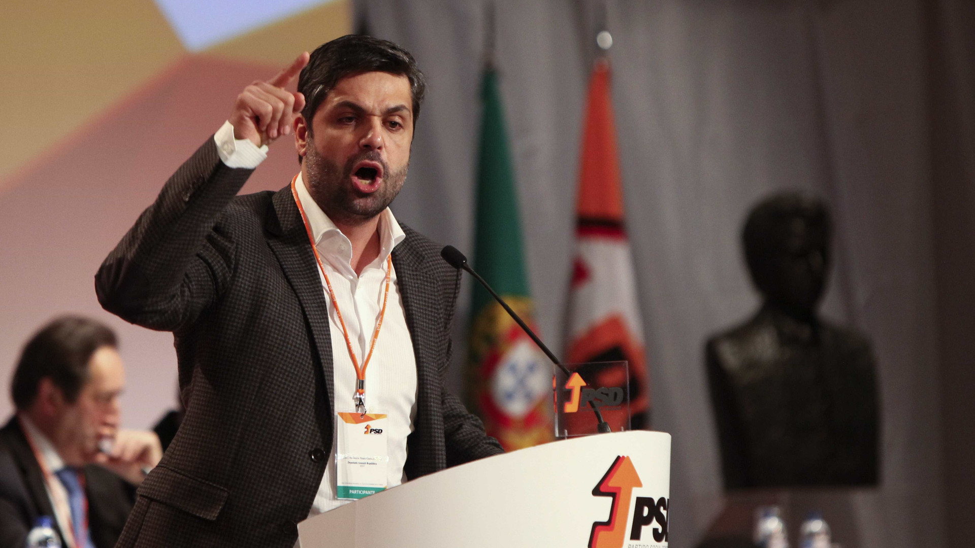 PSD exige ao Governo que baixe imposto sobre combustíveis