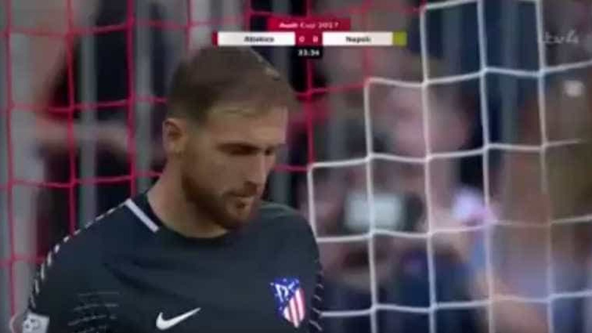Oblak começa em grande: Veja como defendeu o penálti do Nápoles