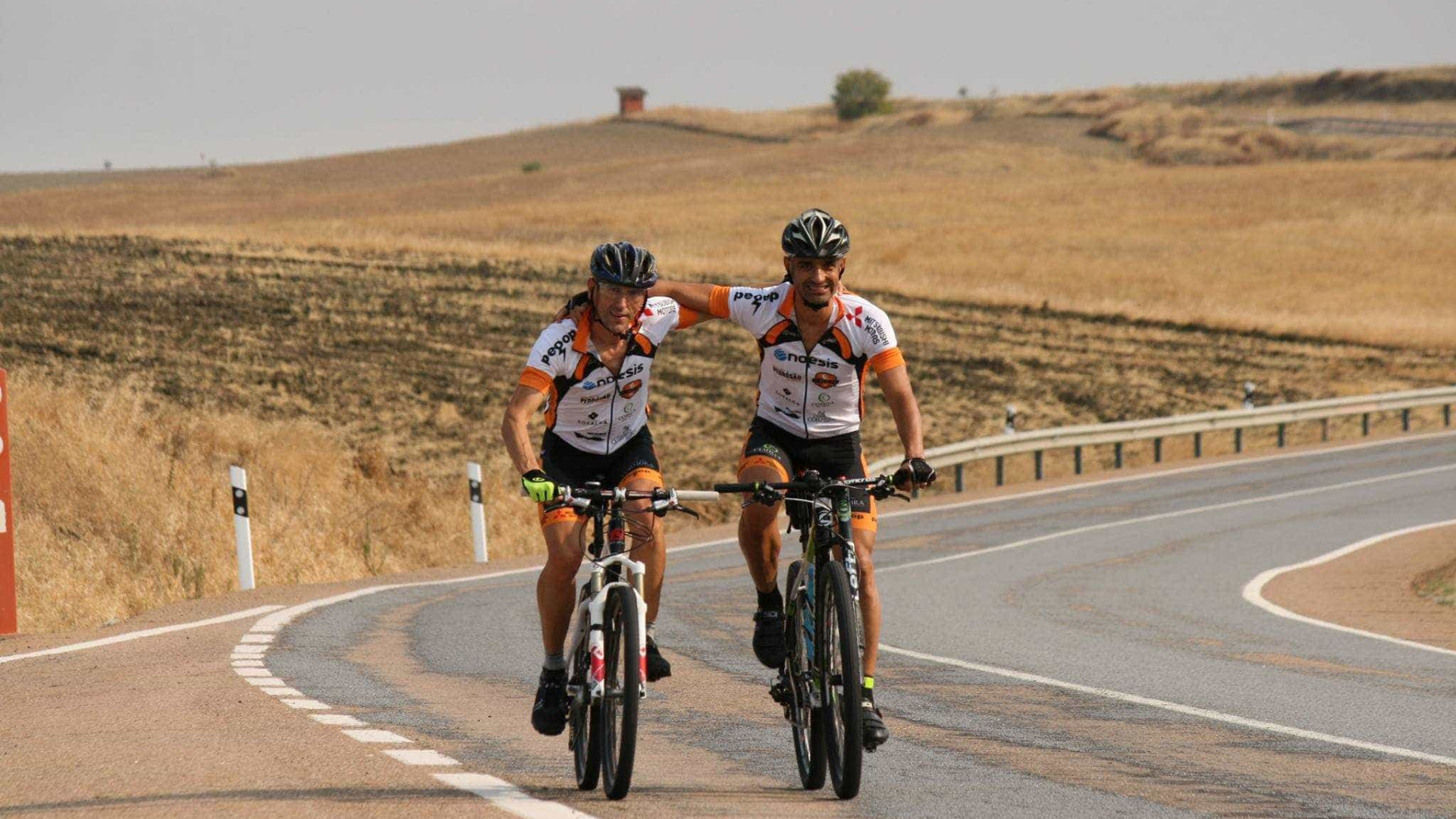 De Abrantes a Gibraltar. A ajuda que chegou a Pedrógão de bicicleta