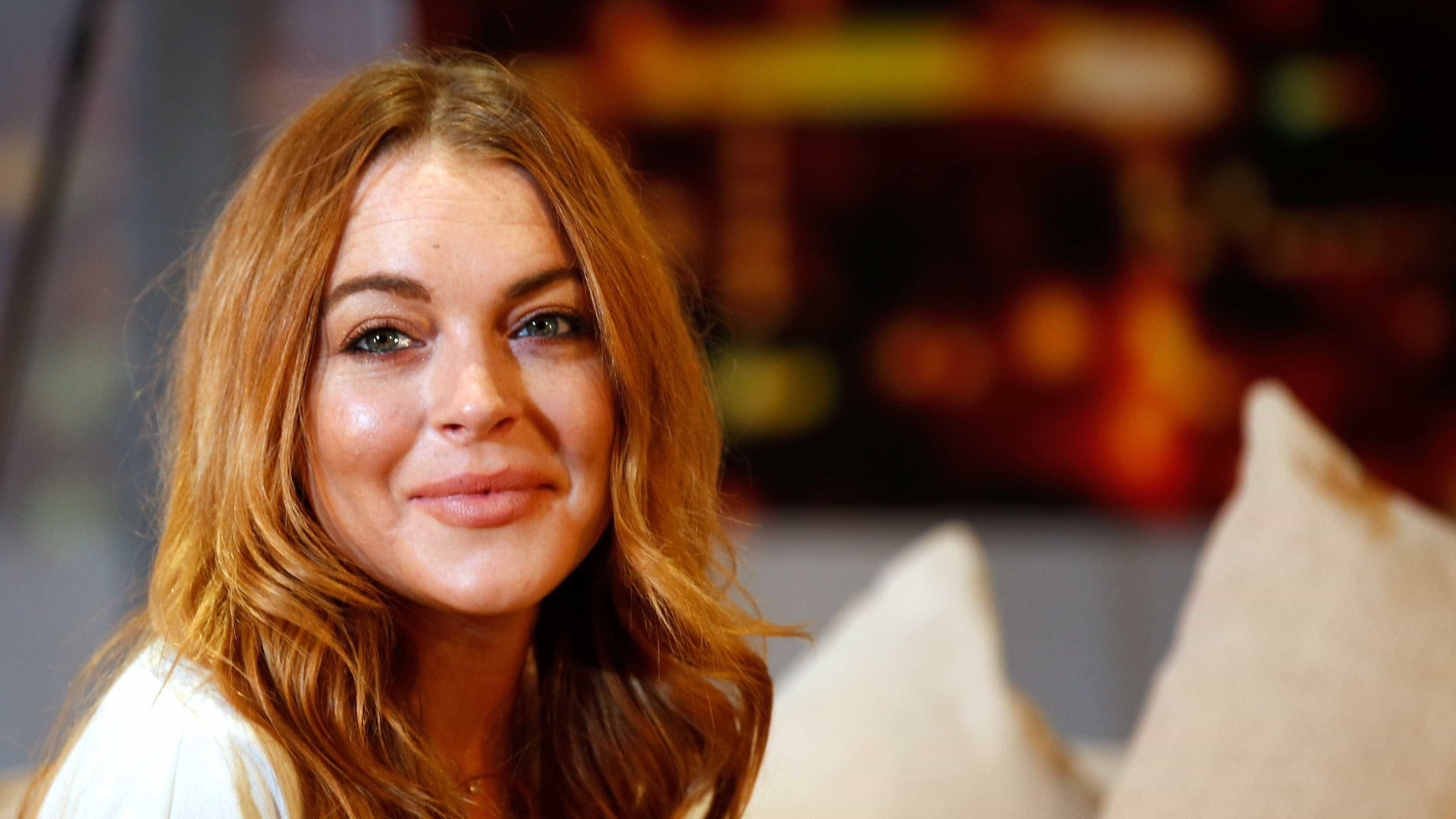 Lindsay Lohan não aceita namoro da mãe e pede para terminar relação