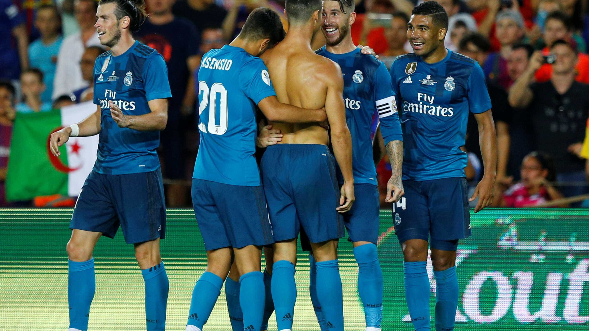 Ronaldo marcou em Camp Nou e a reação foi "estranha"