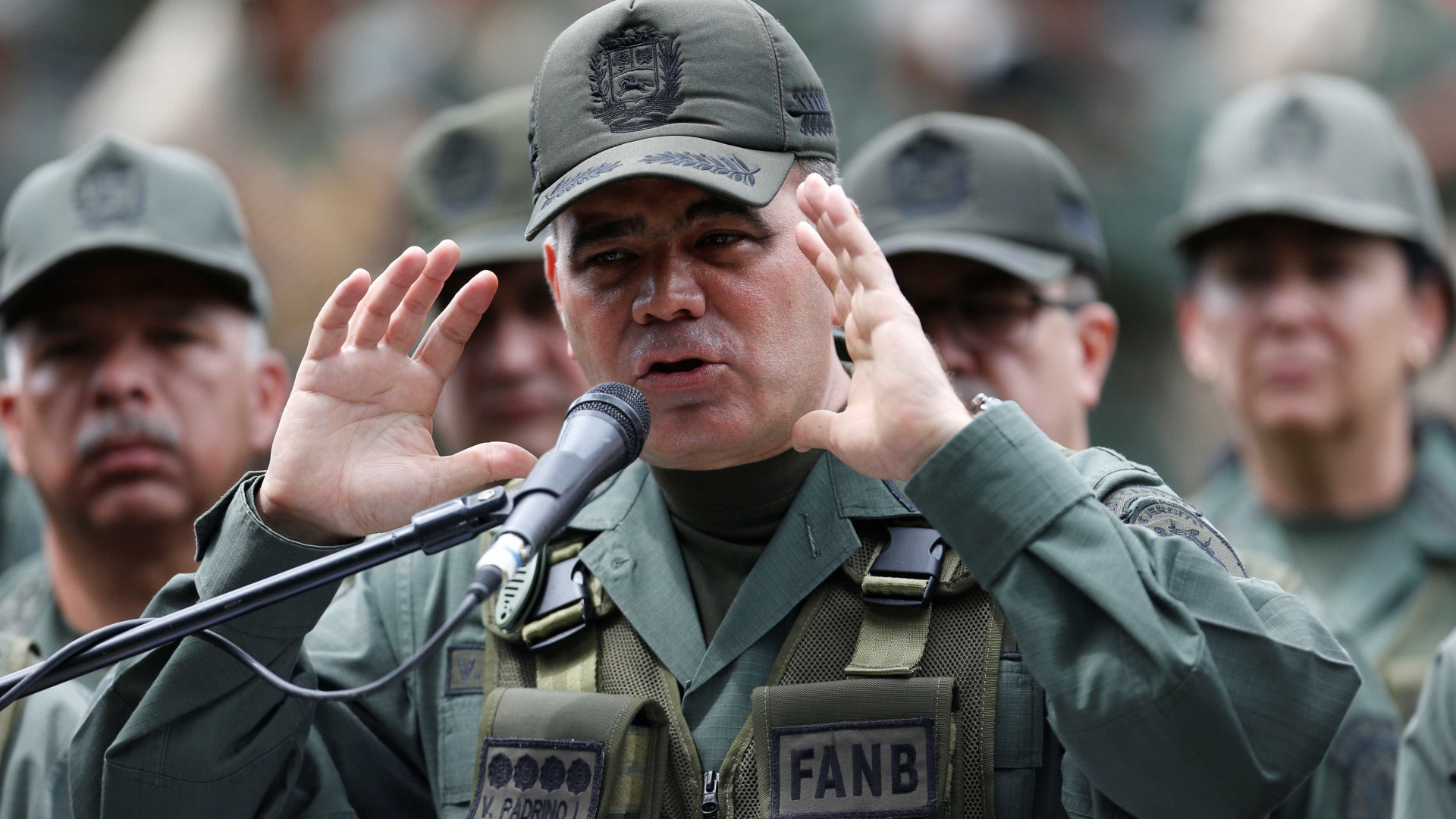 Forças Armadas apelam para "espírito nacional" contra "ameaça de Trump"