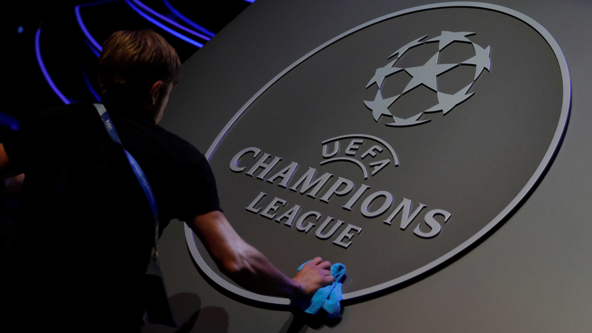 Eis os 'oitavos' da Champions: FC Porto encontra Liverpool