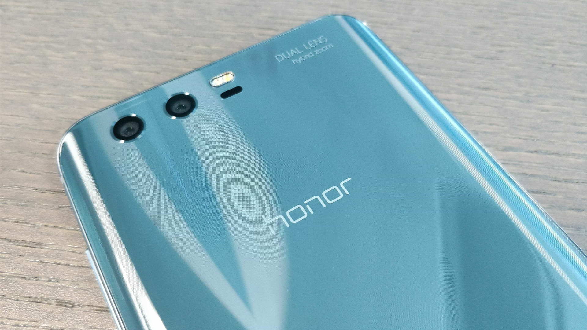 Já conhece o Honor 9? Veja como é tirá-lo da caixa