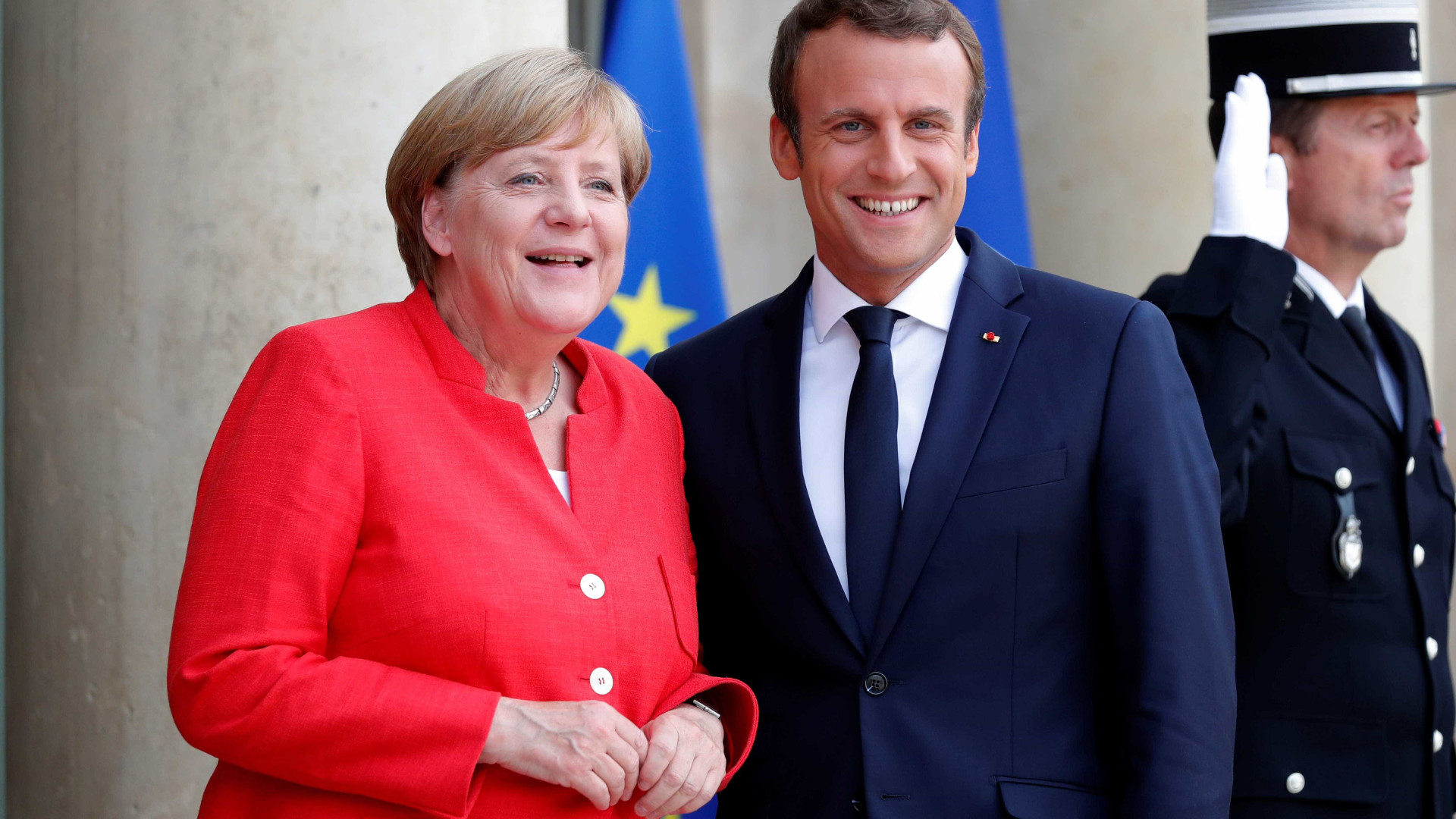Histórico encontro entre Macron e Merkel no lugar do Armistício de 1918