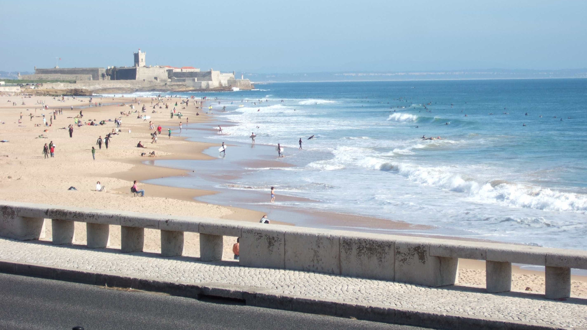 Costa de Cascais recebe hoje ação de limpeza