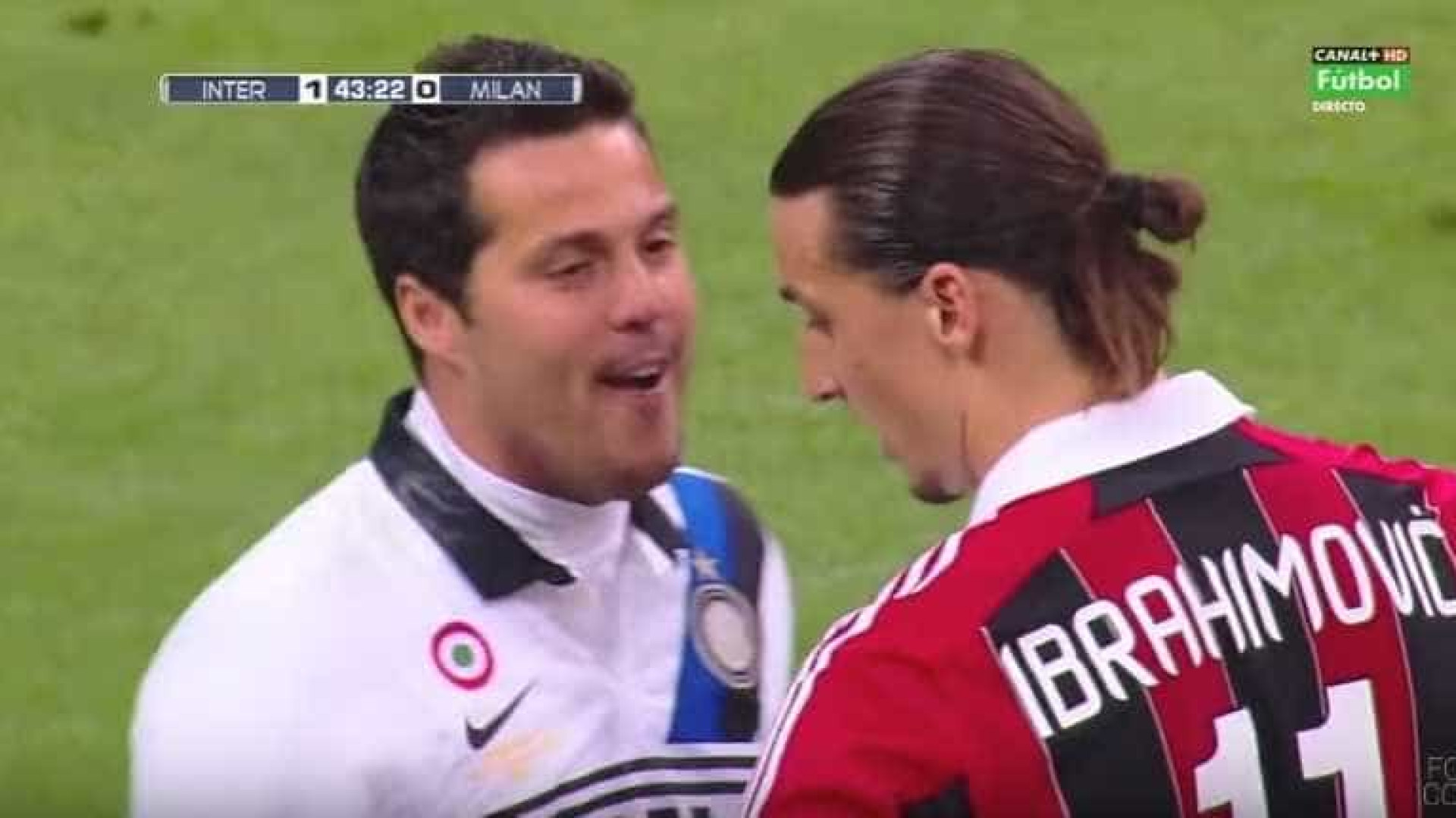 O momento em que Júlio César tentou que Ibrahimovic falhasse um penálti