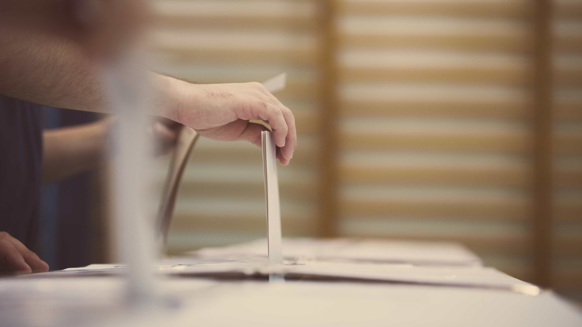 Russos já começaram a votar para as presidenciais